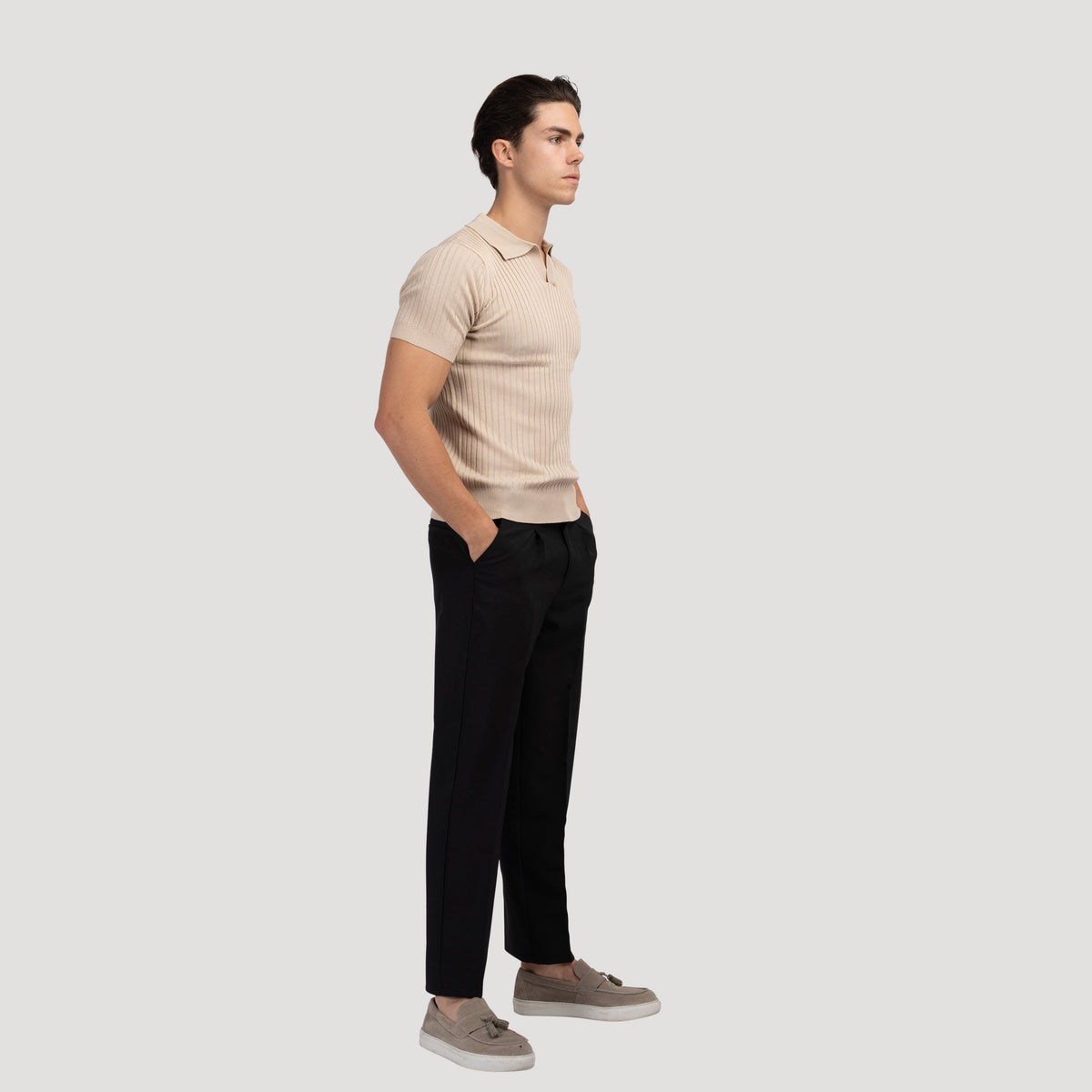 GABRIEL™ | Polo à col V à manches courtes